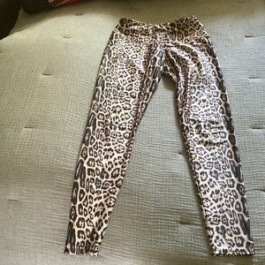 Onzie Leopard 🐆 Print Leggings!